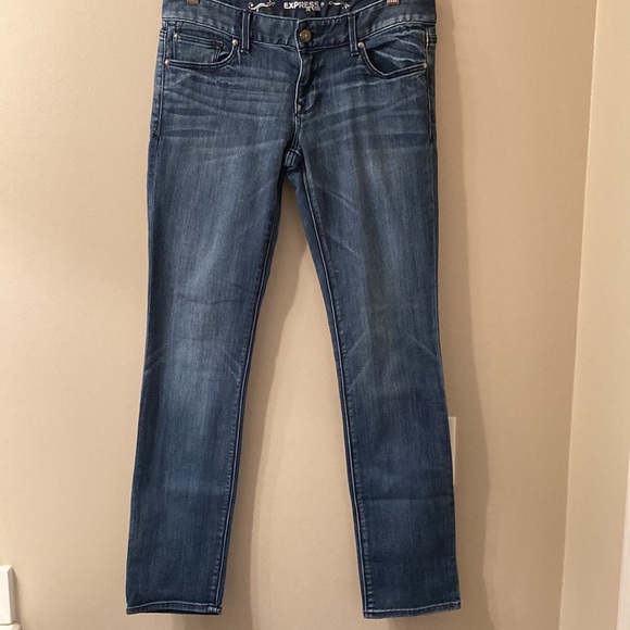 Women’s Express Regular Fit Jeans. Sz. 6 - Picture 6 of 9
